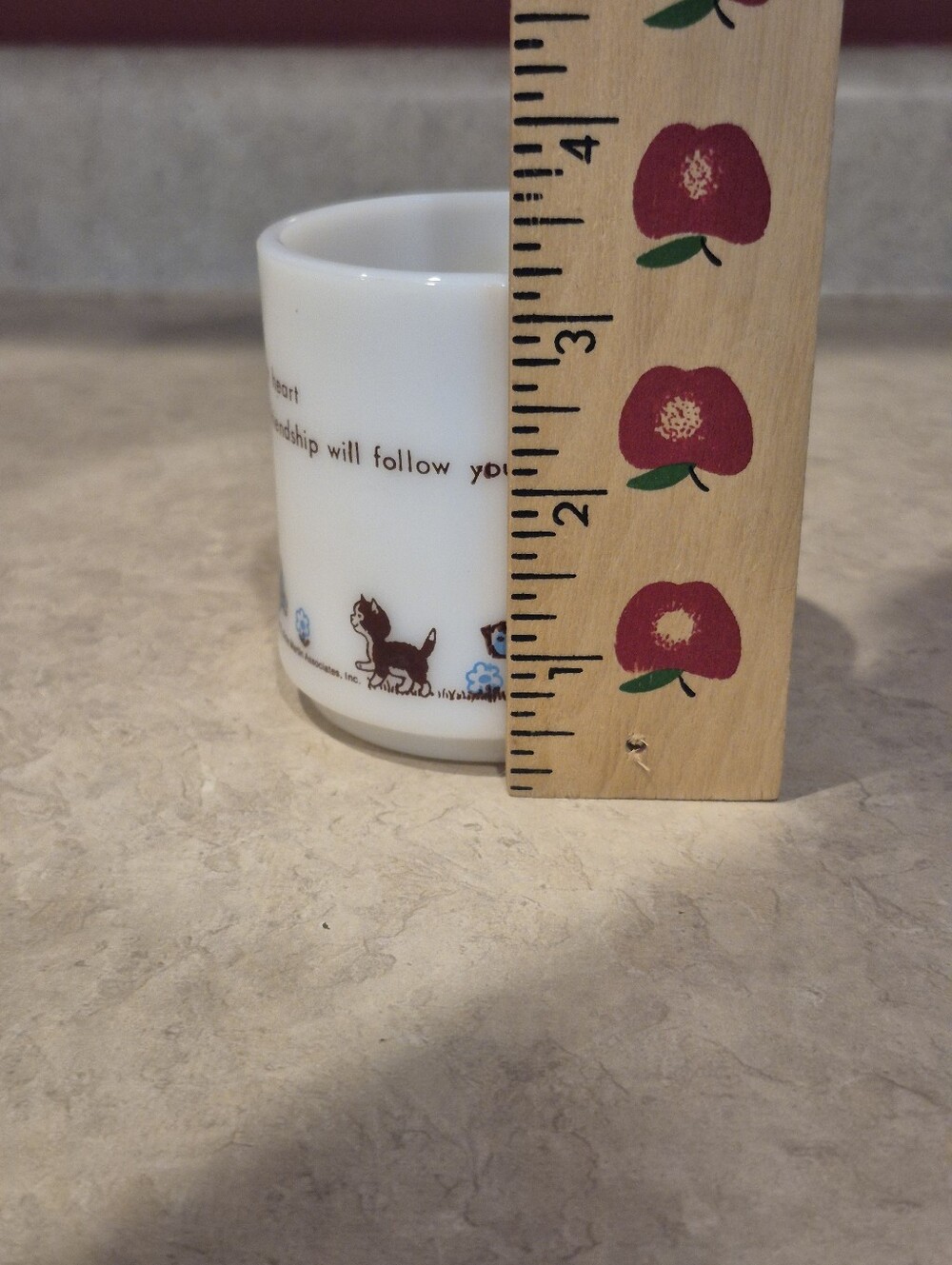 Vintage Holly Hobbie Milk Glass Mug with Blue Sunbonnet Girl and Cats 1972 - Picture 7 of 9